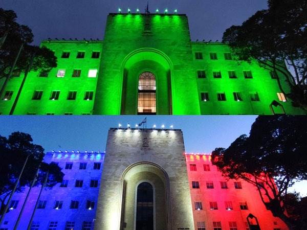 התאורה סביב בניין העירייה שינתה צבע (צילום: ראובן כהן, דוברות עיריית חיפה)
