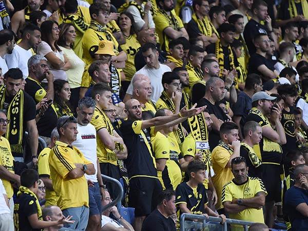 לא מרוצים מהמצב. אוהדי נתניה (ברני ארדוב)