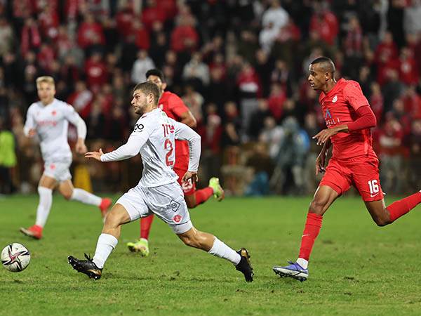 עובר לבירה. אייזן (לירון מולדובן)