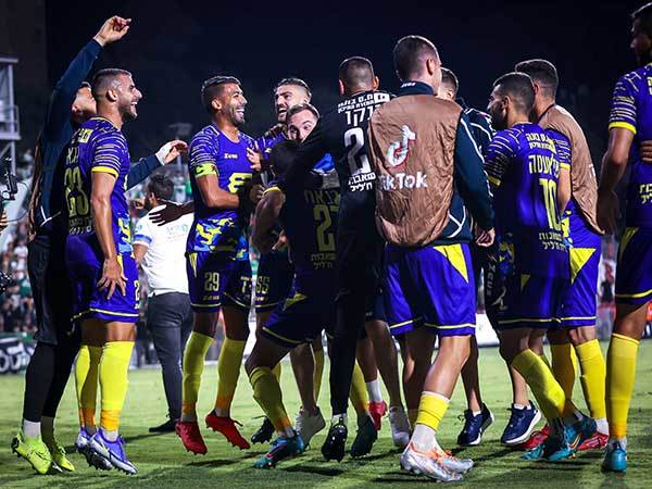 ריינה בעננים (מאור אלקסלסי)