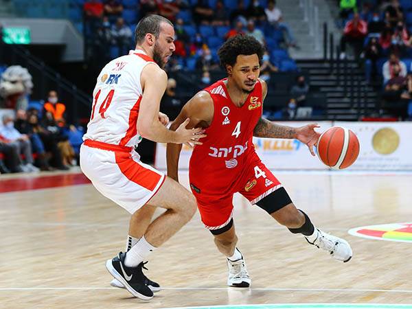 אדאמס. מהלך מעניין (לירון מולדובן)