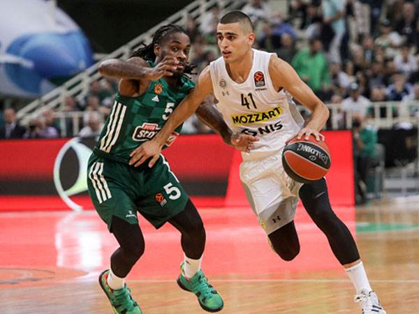 10 נקודות בדרך לניצחון. מדר (Panagiotis Moschandreou/Euroleague Basketball via Getty)