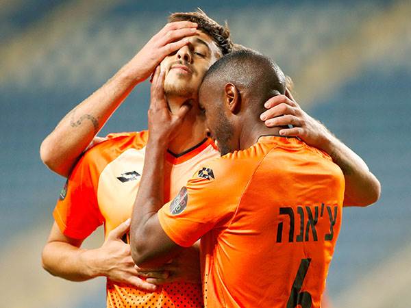 שני שערים מאוחרים של נס ציונה (אלן שיבר)