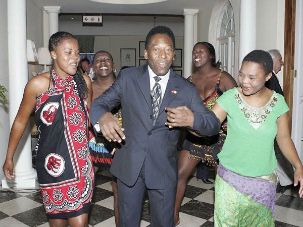 בהמשך הפך לאייקון עולמי ואף לשר הספורט הברזילאי (GETTY)