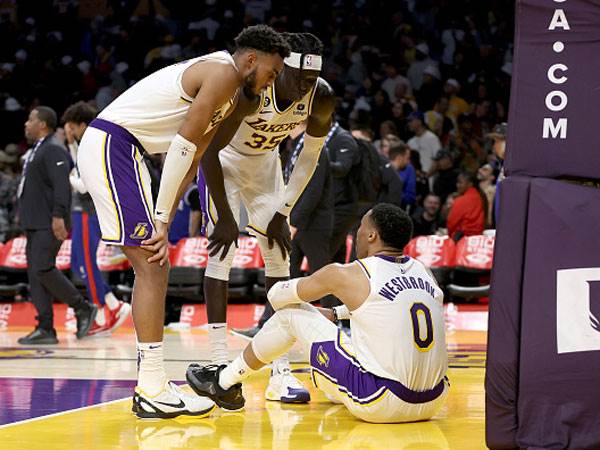 כשל במהלך הסיום, מקבל גיבוי מהמאמן. ווסטברוק (Getty)