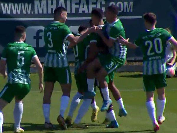 חיפה חגגה ראשונה