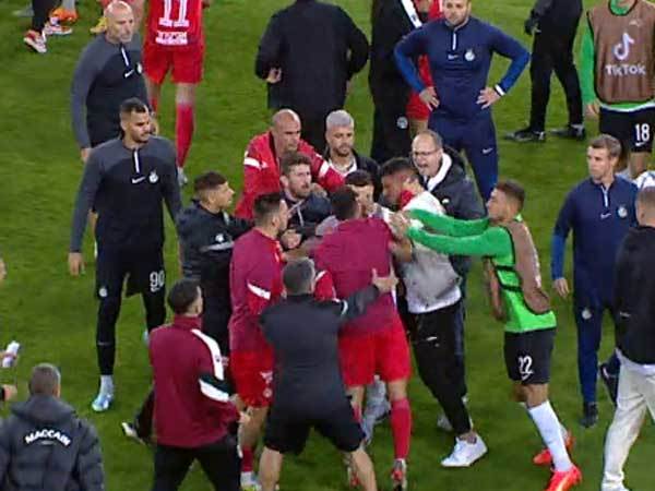 השניים החליפו מכות