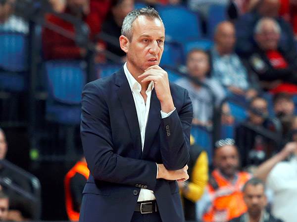 "אפשר היה לראות את חוסר הריכוז". קטש (אלן שיבר)