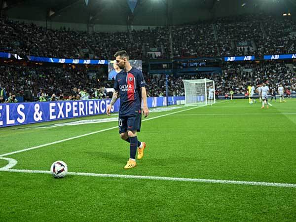 "להתרחק מאור הזרקורים" (GETTY)