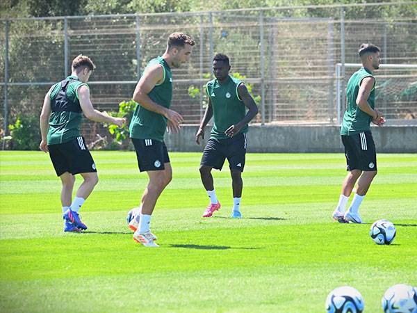 האלופה פותחת עונה (ראובן כהן, האתר הרשמי של מכבי חיפה)