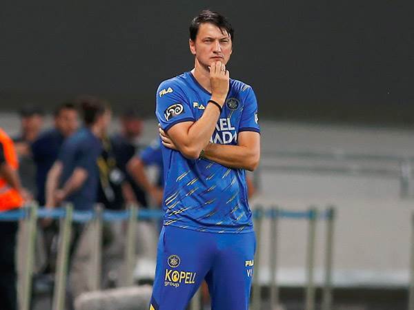 איביץ'. לבד בפסגה (אלן שיבר)