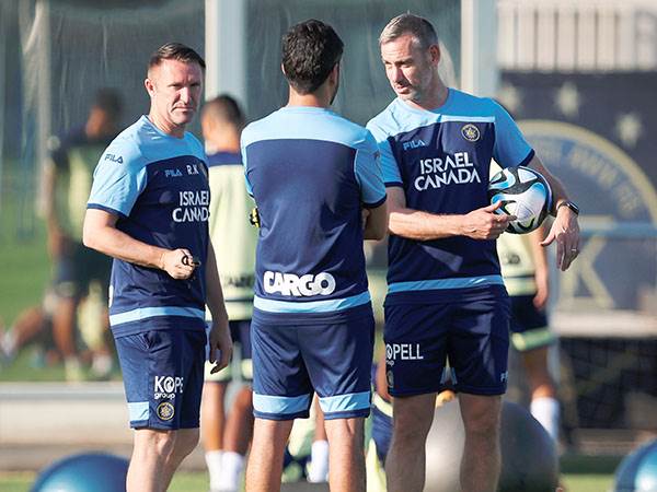 עובד בצוות (אלן שיבר)