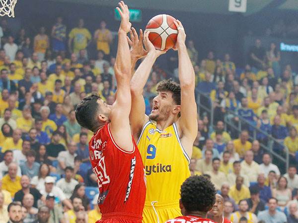 סורקין. יקבל דקות כ-4? (אלן שיבר)