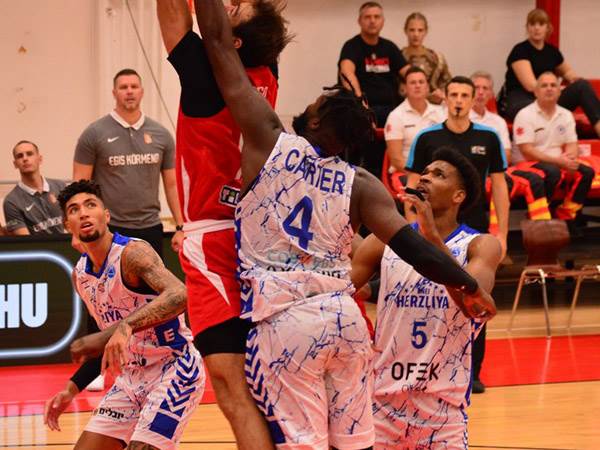 (FIBA)