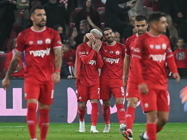 "רוצים להשתפר". גורדנה אחרי השער שכבש (צילום: ברני ארדוב)