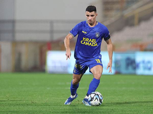 התאמן, ועדיין נמצא בספק. דן ביטון (צילום: לירון מולדובן)