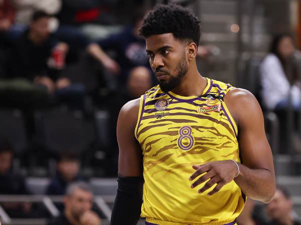 חוזר לסגל הפועל חולון. דאוסון (צילום: מאור אלקסלסי)