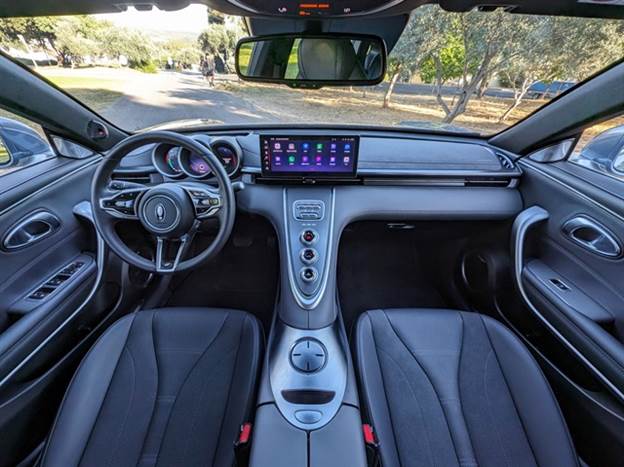 עיצוב תא הנוסעים באווירה ספורטיבית ואיכות החומרים גבוהה