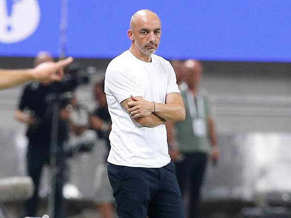 לאזטיץ`. במועדון מרוצים מההספק בזמן הקצר (אלן שיבר)