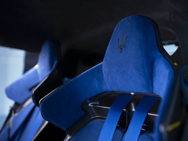 מושבי קרבון של Sabelt ואופציה לרתמות 4 נקודות