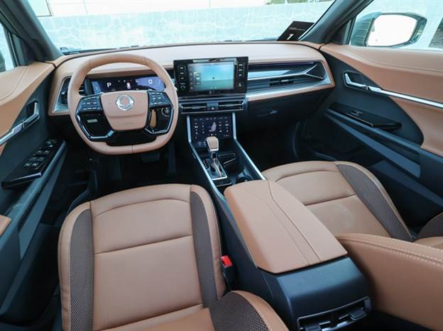 תא נוסעים פרימיום-קשוח