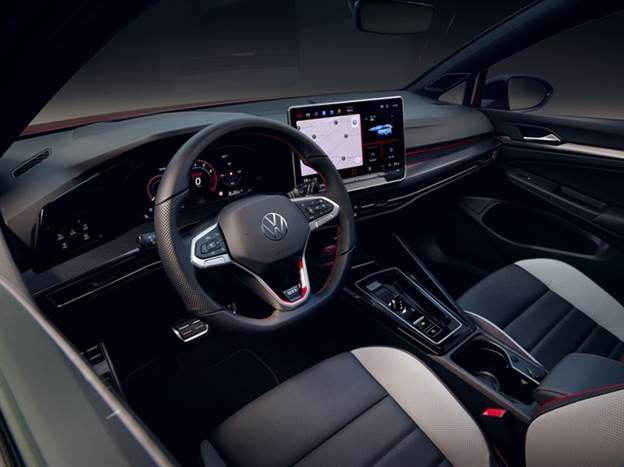 לא רק חזקה יותר, גם מאובזרת יותר, וגם יקרה יותר