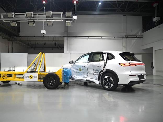 ג`ילי EX5 - גם כן עם ציון מרבי אך מערכת התרעת שכחת הילדים לא פעלה באופן תקין