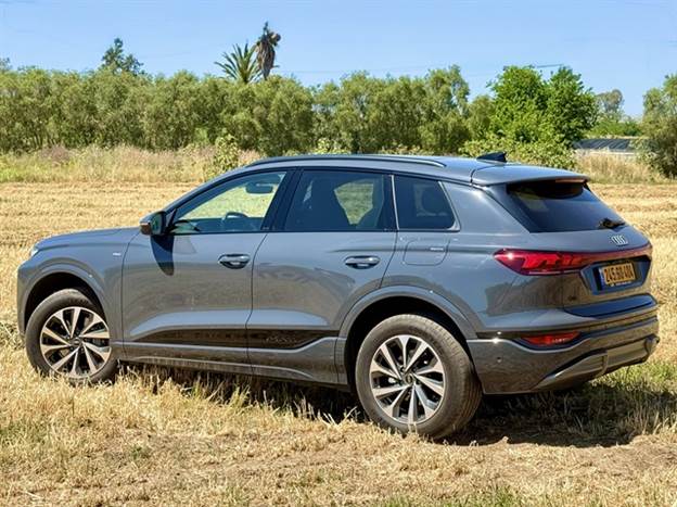 אאודי Q6 אי-טרון: מבוססת על פלטפורמת PPE החדשה, משותפת גם לפורשה מקאן EV