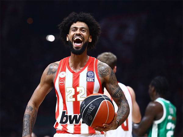 (אולימפיאקוס)