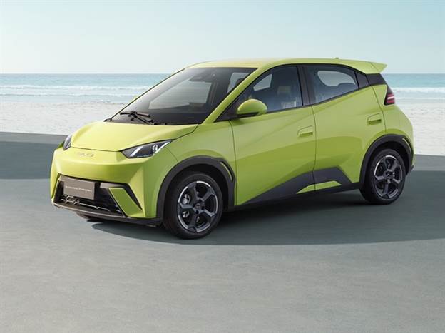 BYD ממשיכה להוביל את השוק למרות ירידה במסירות