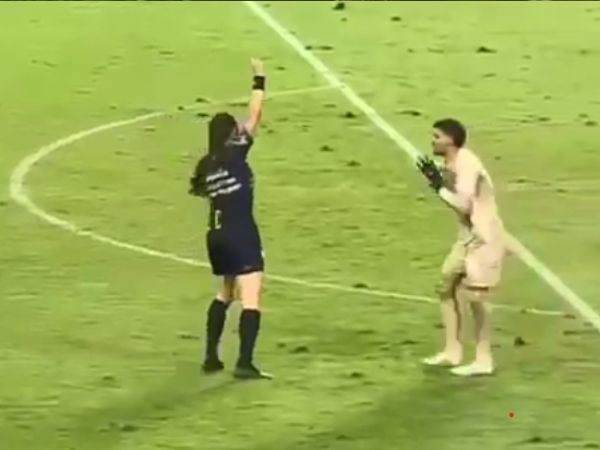 ההרחקה של משפתי (תיעוד מרשתות חברתיות, שימוש לפי סעיף 27א לחוק זכויות יוצרים. לפניות: sport4u@sport5.co.il1.)