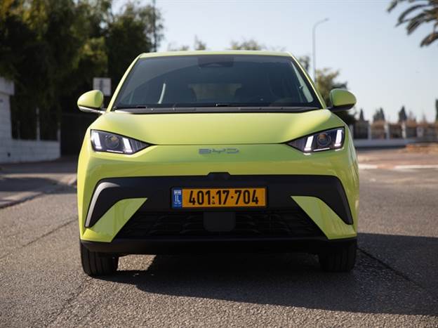 BYD דולפין סרף - מרגישה בעיר כמו גולש גלים במים