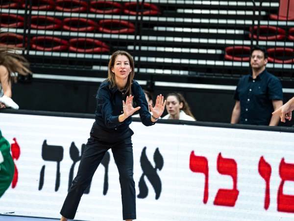 (FIBA)