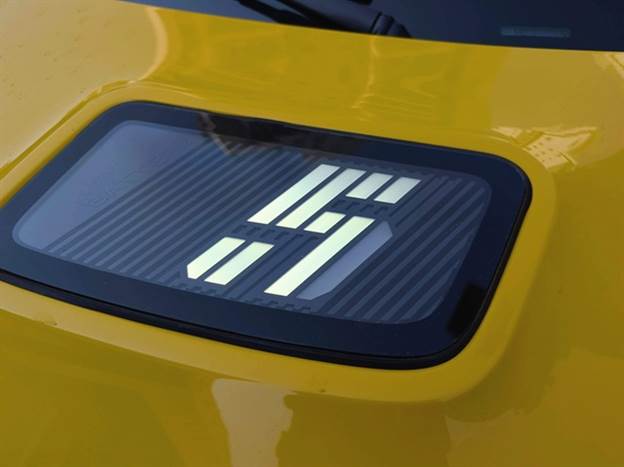 מאחר ולא תפסיקו להסתכל עליה, תמיד תוכלו לראות בערך מה מצב הסוללה