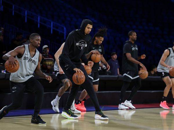 מתאמן כמו פוינט גארד (Nathaniel S. Butler/NBAE via Getty Images)