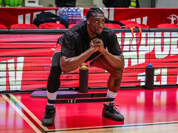 חיכה בסבלנות (Yulian Todorov/Euroleague Basketball via Getty Images)