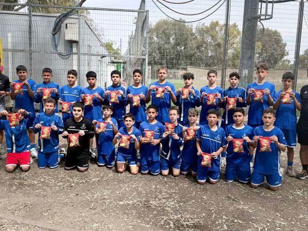 קבוצת הילדים של הפועל פ“ת (צילום: פרטי)