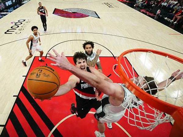 דני אבדיה בדרך לסל (GETTY)