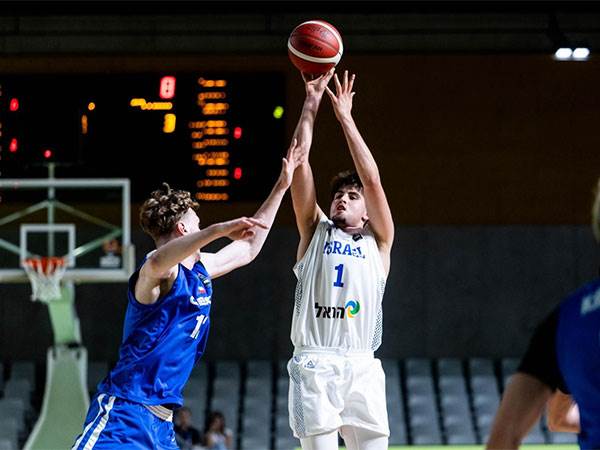 (FIBA)