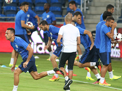 לבקשת אלישע לוי, הנבחרת תקיים משחקי אימון מול הצעירה (אלן שיבר)