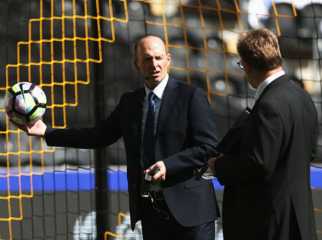 מגיע לבמה המרכזית. דין (getty)