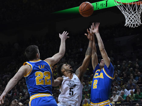 ליף מנסה לחסום את דורסי. משחק פושר בסטנדרטים שלו (Getty)