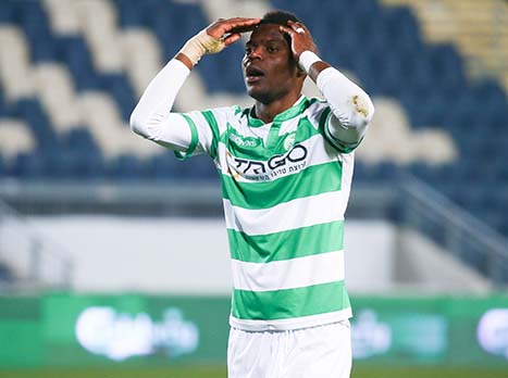 השחקנים נפגעים ממחאת הקהל (דני מרון)