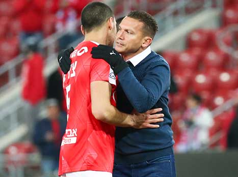 חילוף מנצח. בכר (דני מרון)