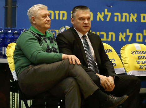 פשוטין לפני המשחק (אלן שיבר)