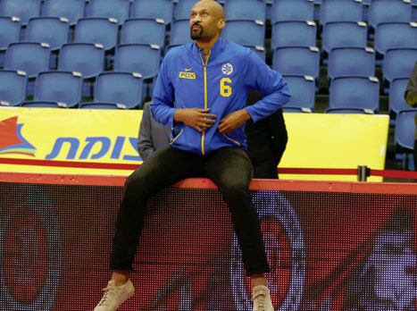 צפה מהצד. סמית' (אלן שיבר)