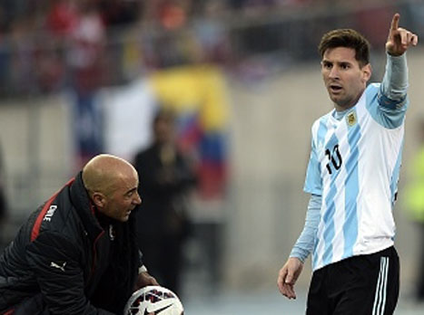 "להשוות בין מסי לשחקנים גדולים זה כמו להשוות בין שוטר טוב לבאטמן" (getty)