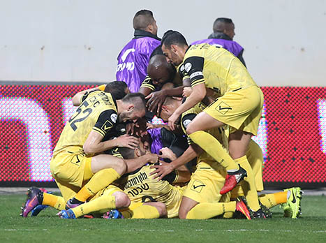 חבורה מנצחת (יוסי שקל)