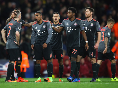 במחצית השנייה, אחרי האדום של קוסיילני, זו הייתה רק באיירן על המגרש (Getty)