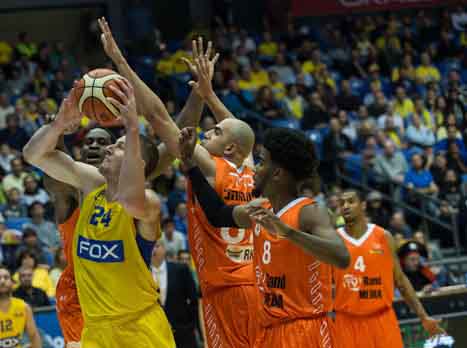 דאבל דאבל. אייברסון (מנהלת הליגה)